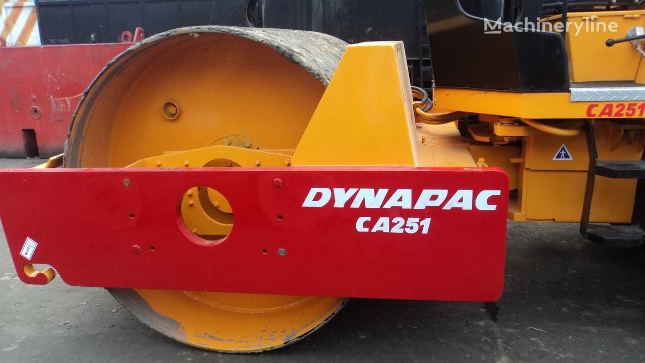 Dynapac CA251D compactador de tierra