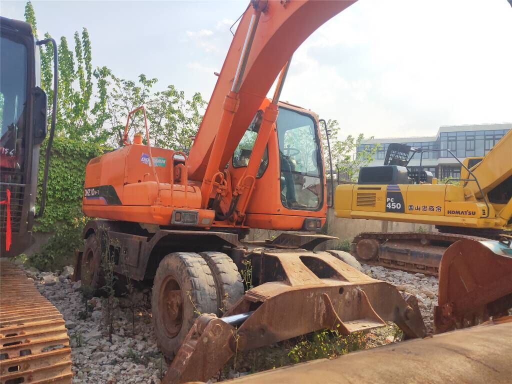 Doosan DH210W-7 excavadora de ruedas