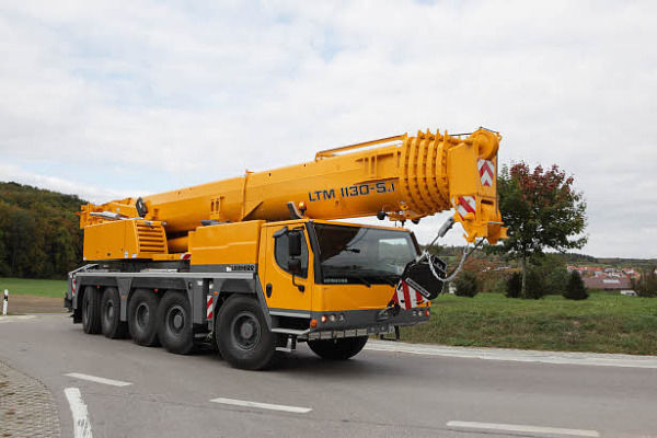 Liebherr LTM1130-5.1 grúa móvil