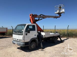 Nissan CABSTAR TL35 2001 Oil&Steel Scorpion 1812 12 plataforma sobre camión